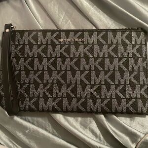 Michael Kors Clutch